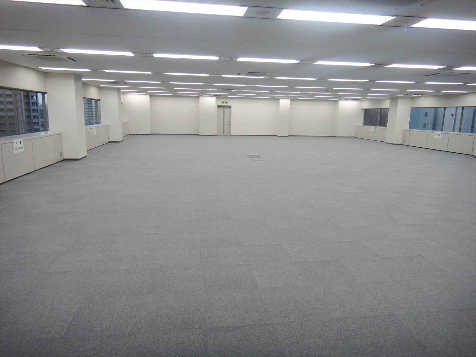 形の良い室内