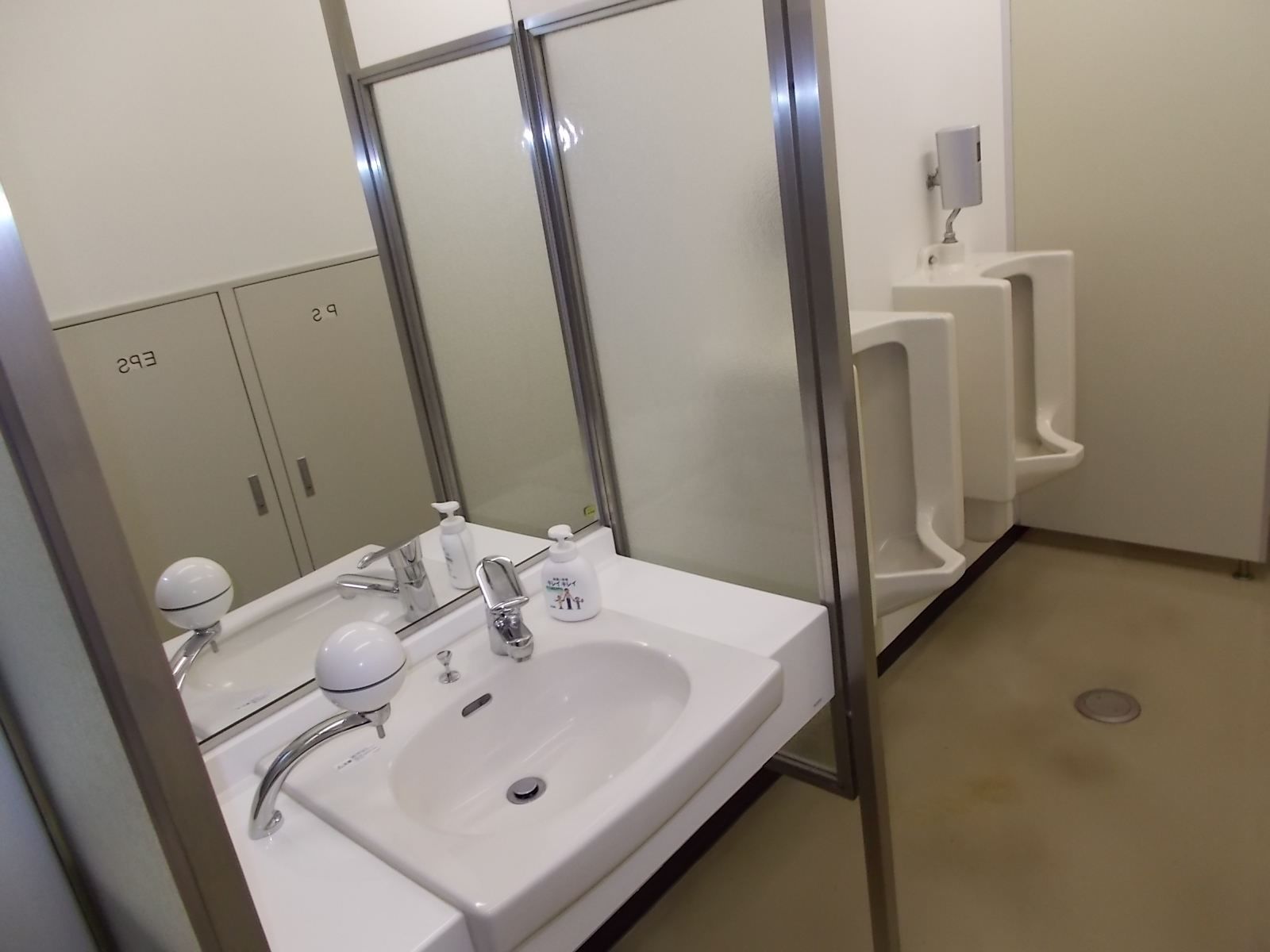 男性用トイレ