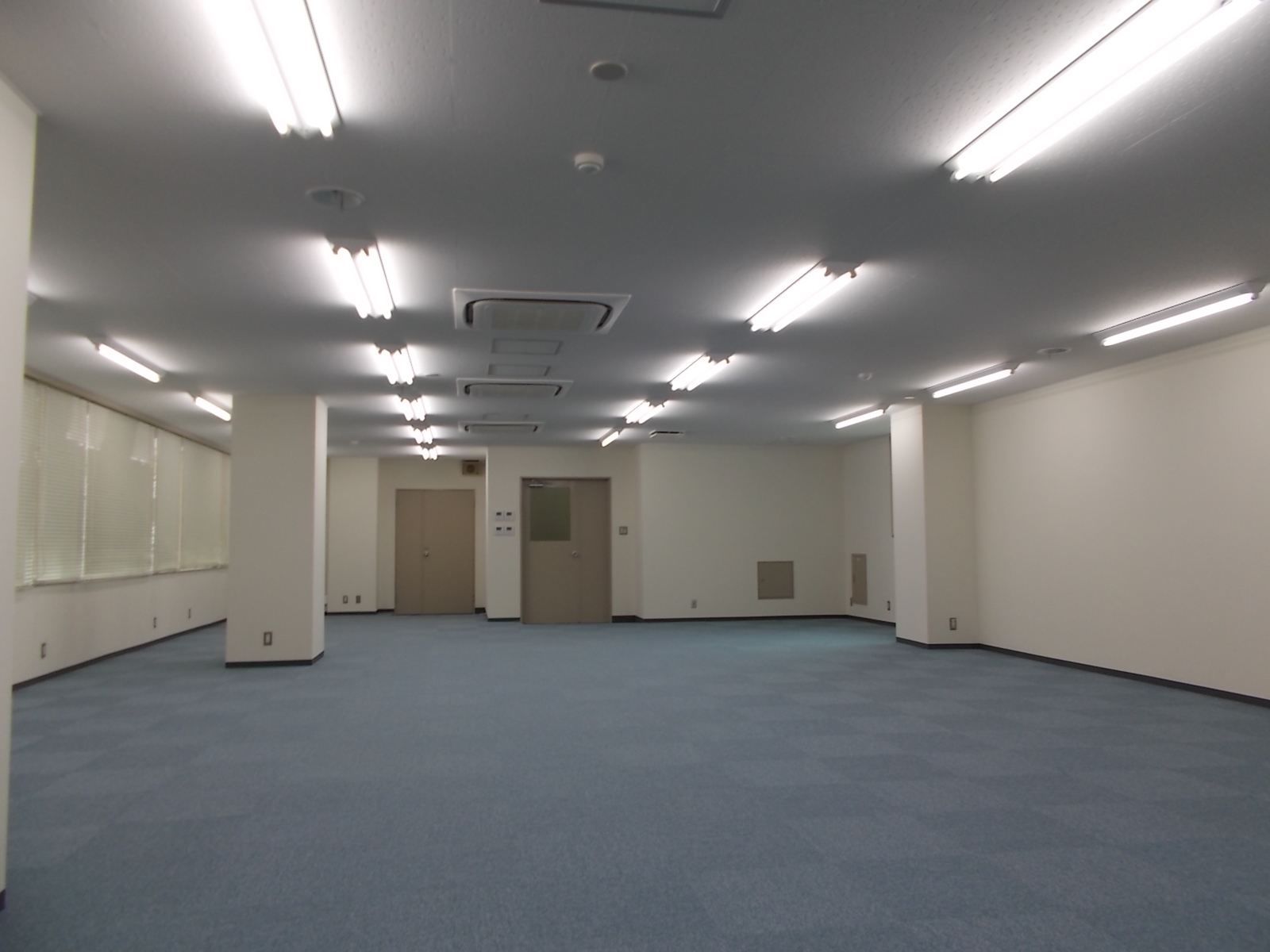 オフィス室内参考画像