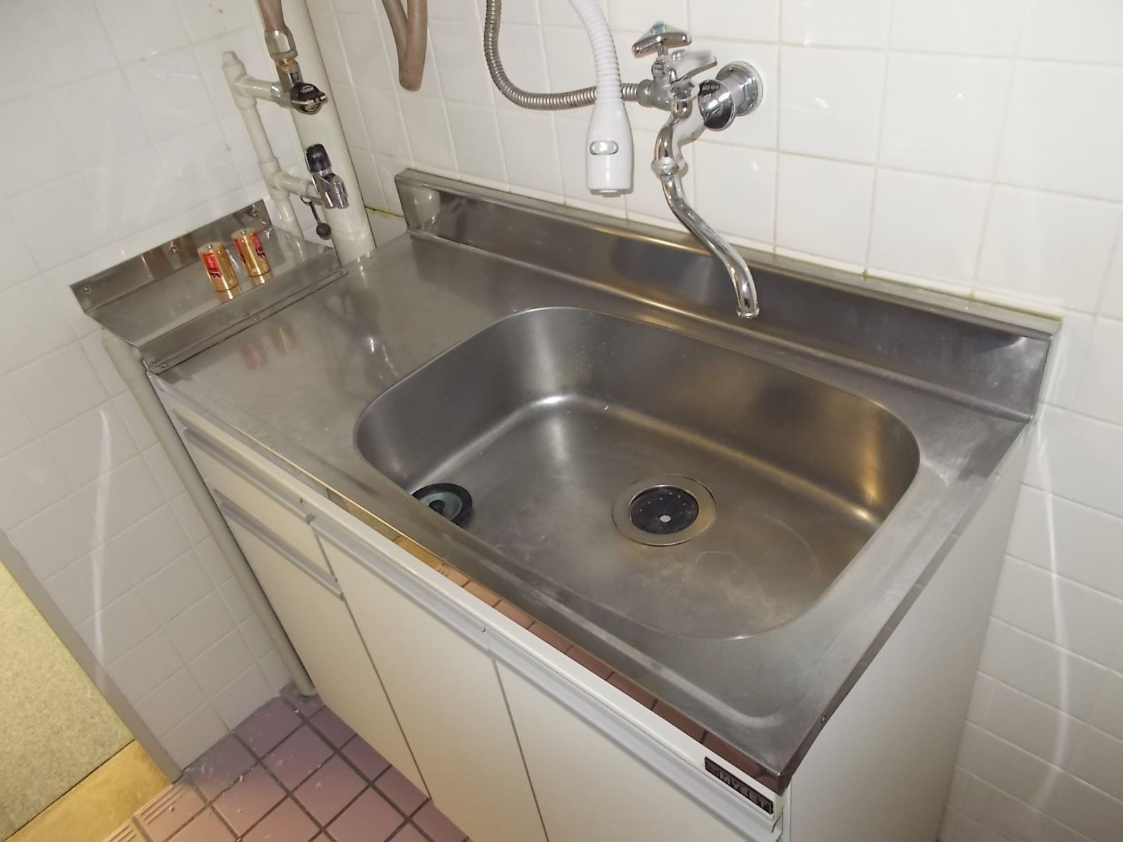 女性用トイレの中にあります