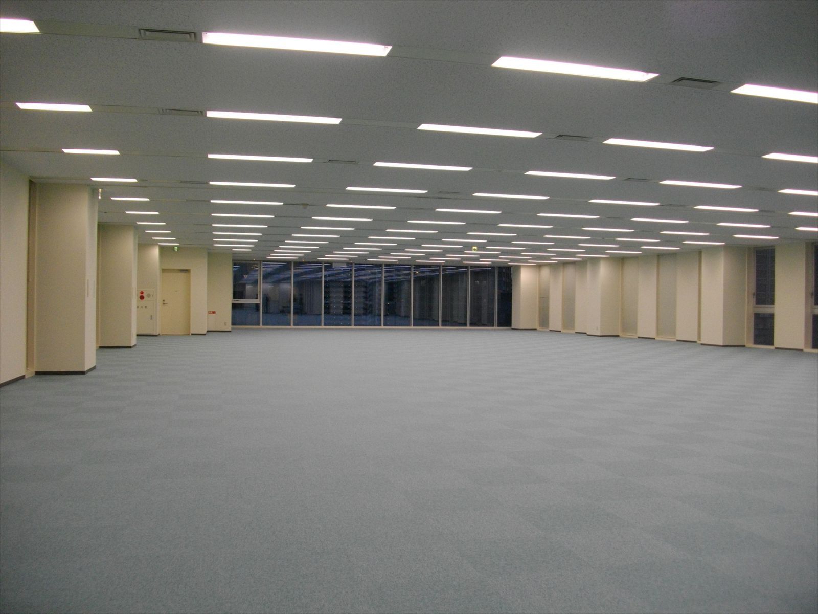 オフィス室内参考画像