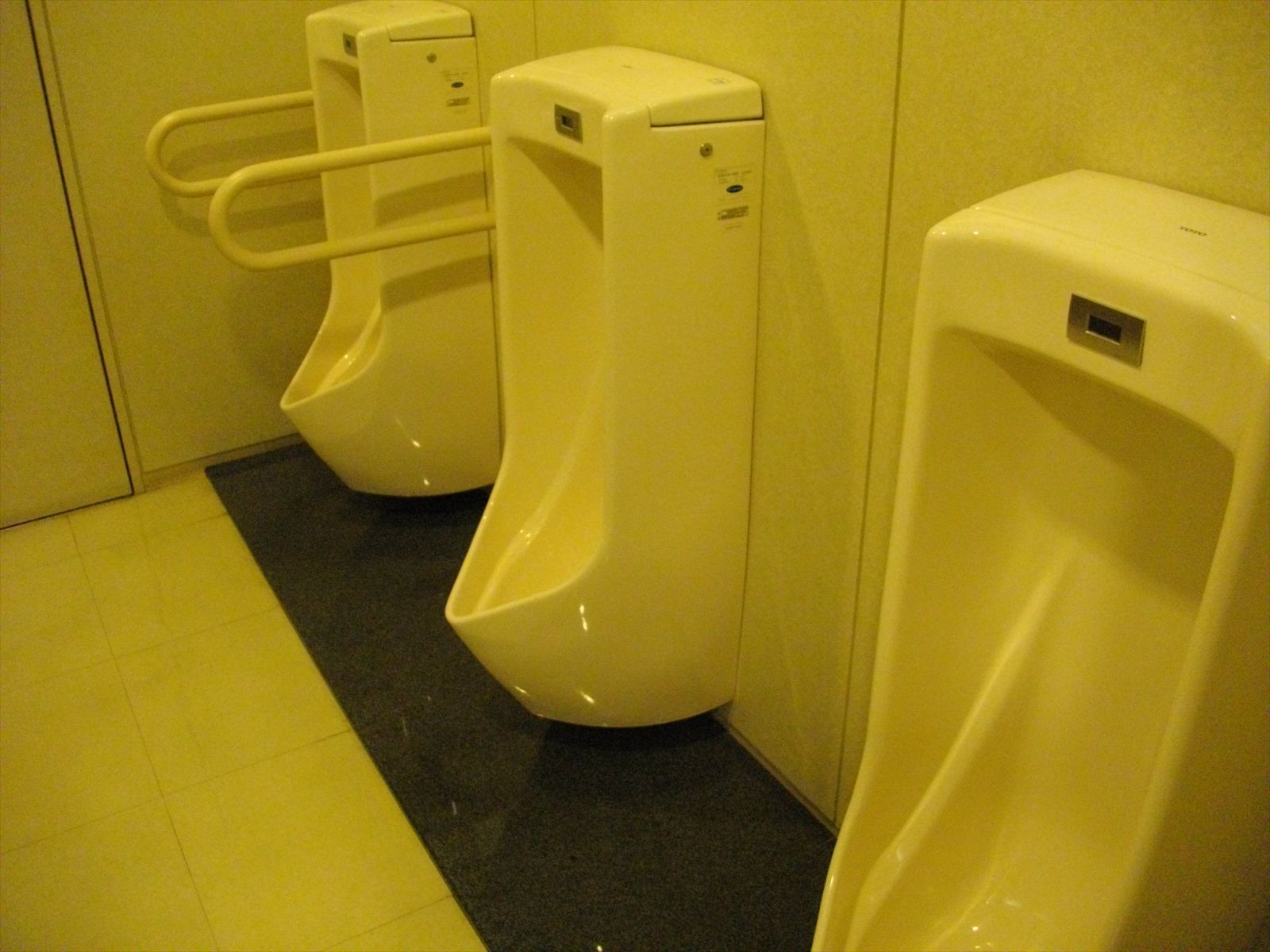 男性用トイレ