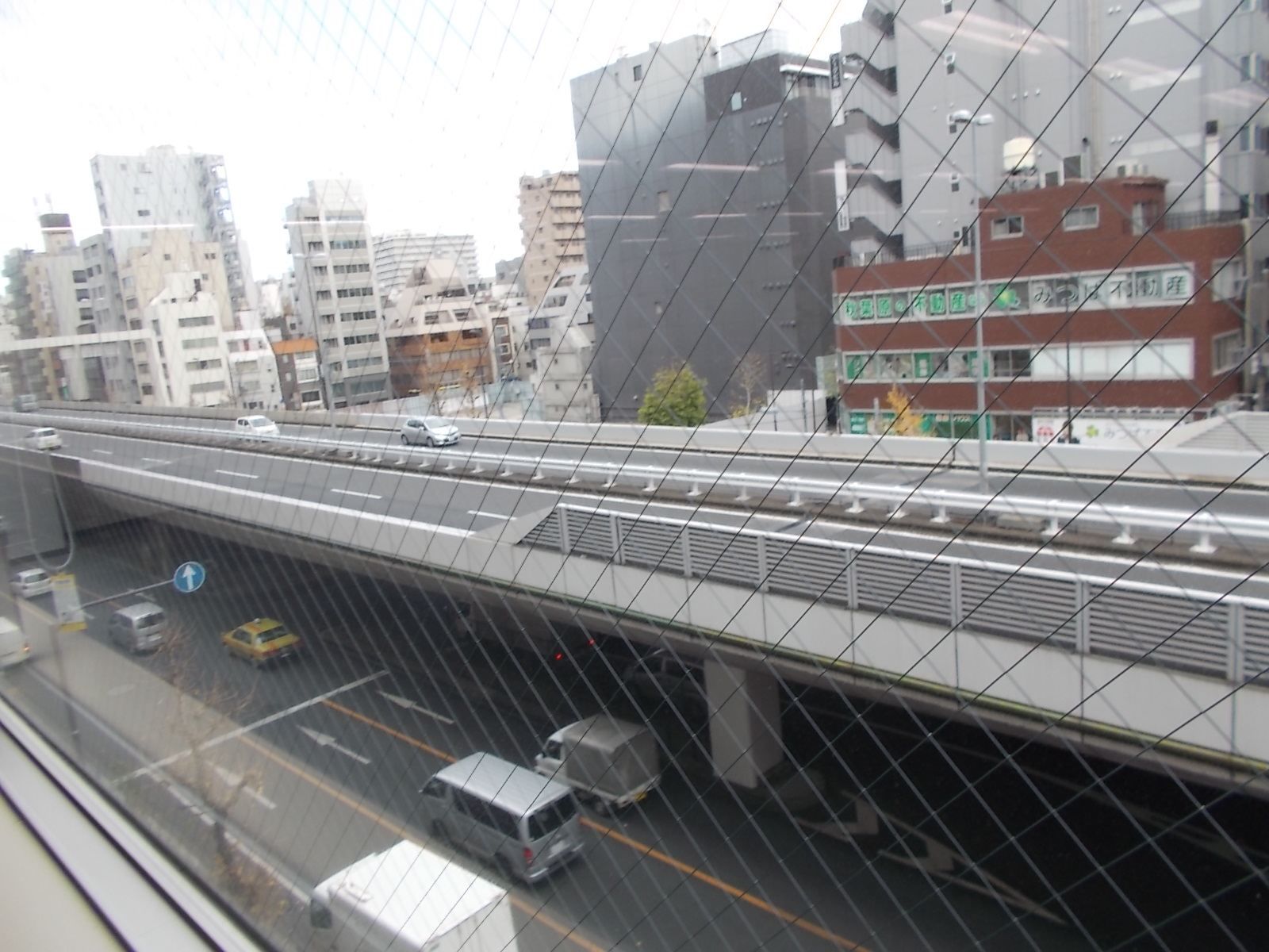 外は首都高速