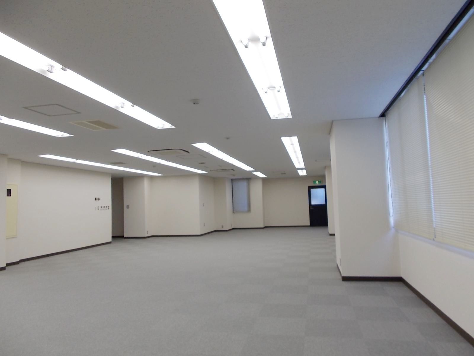 別角度の様子
