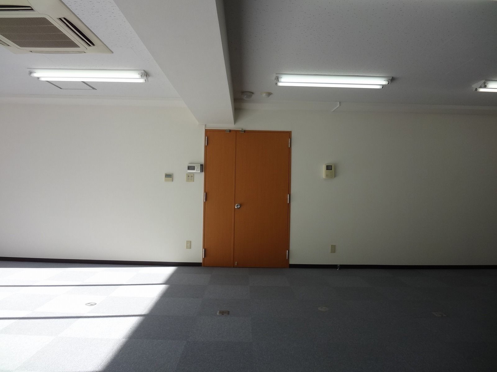 貸室出入口
