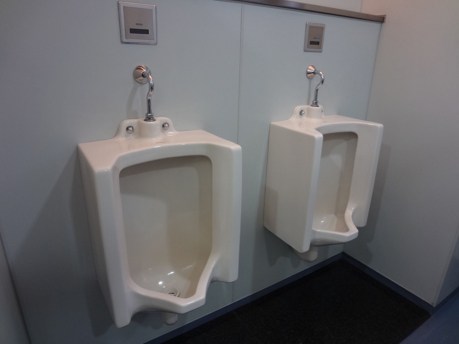 男性用トイレ
