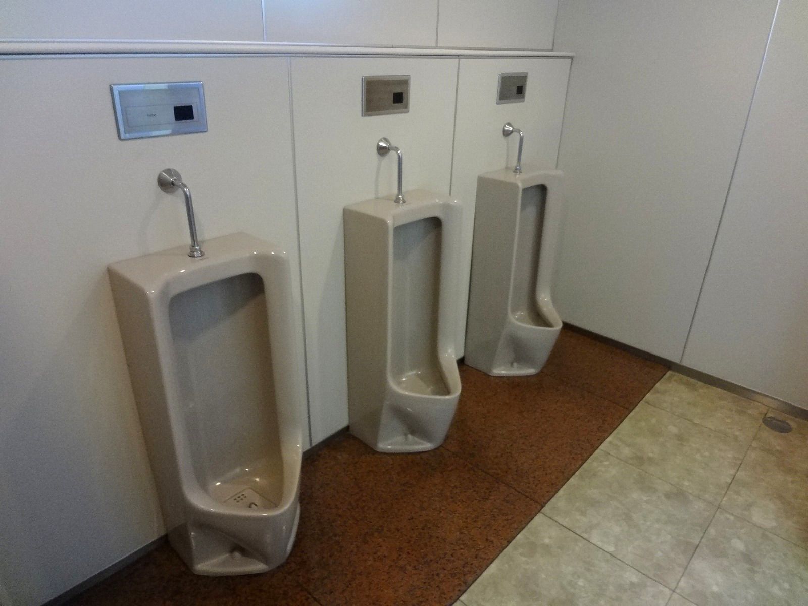 男性用トイレ