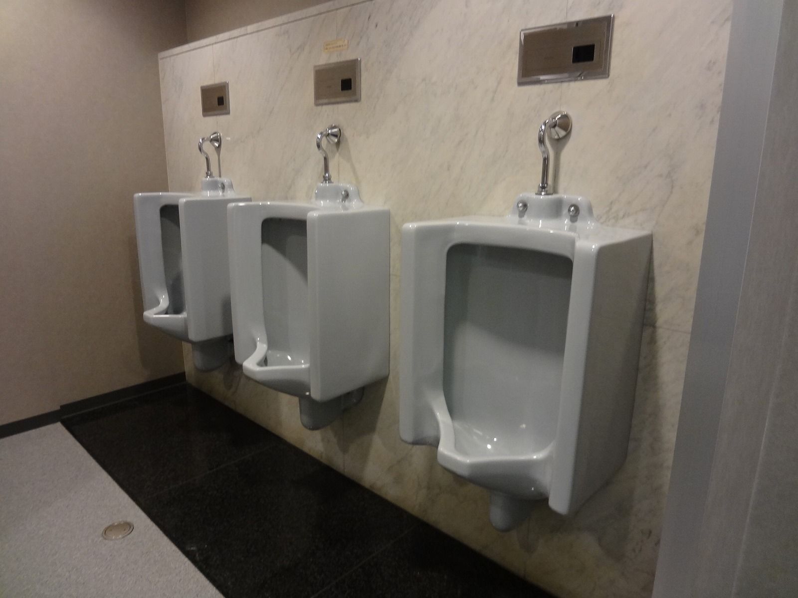 男性用トイレ