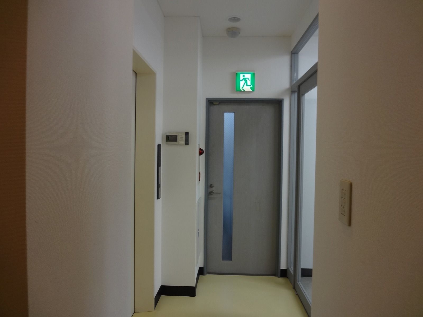 室外の通路