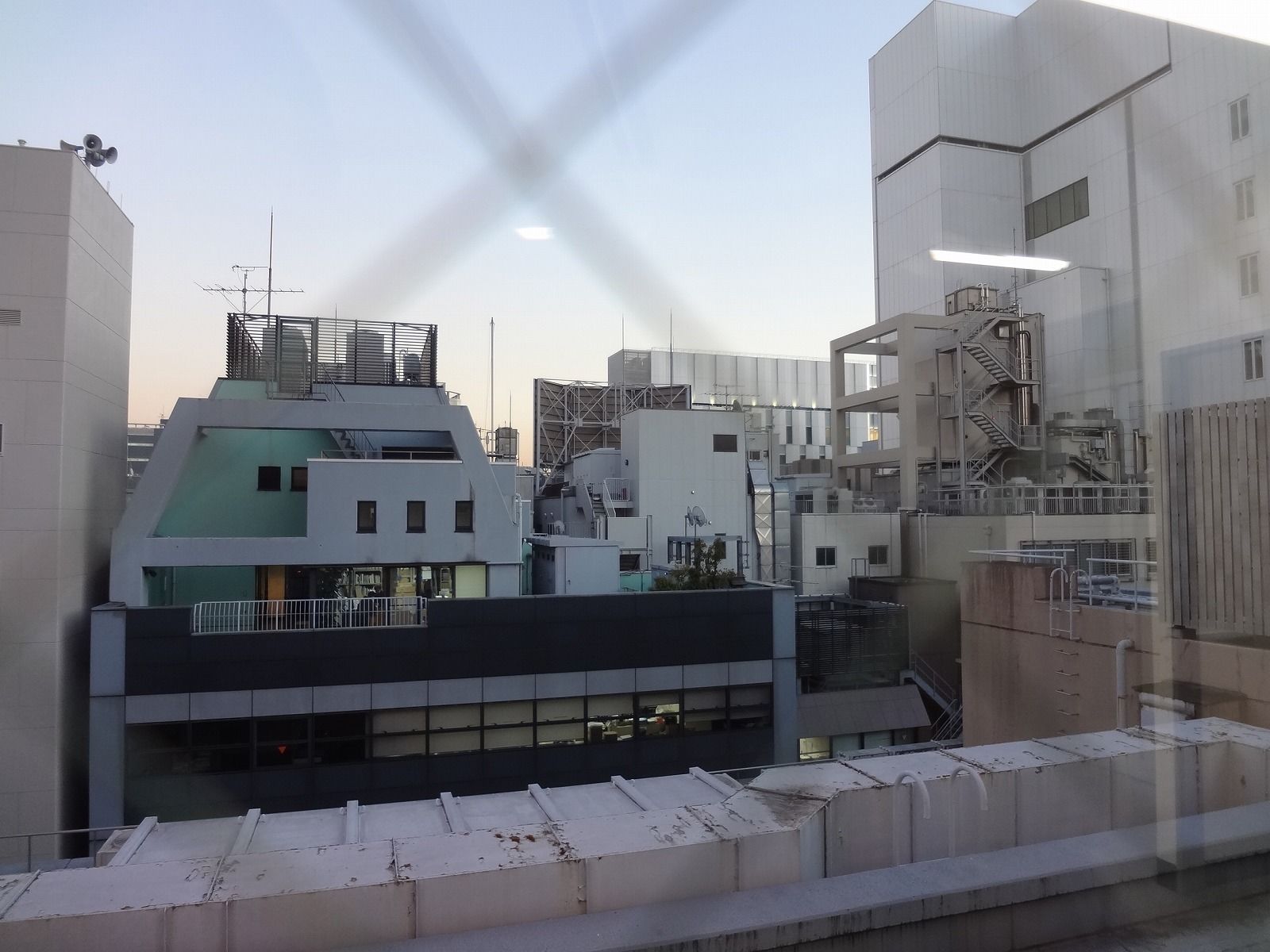 窓面から見た景色