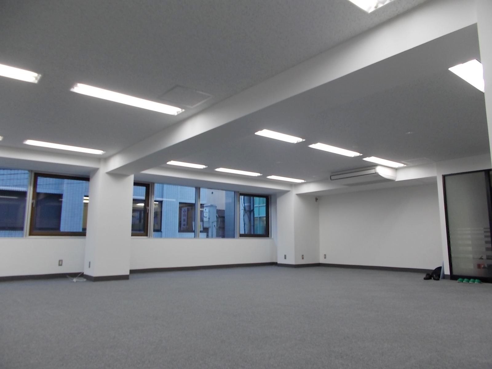 オフィス室内参考画像