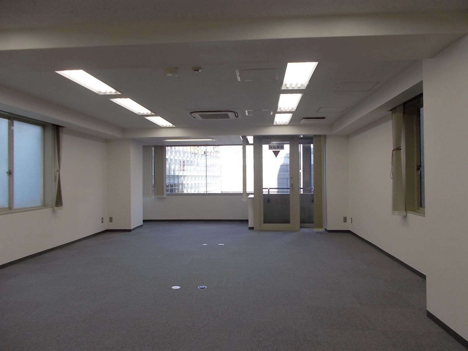 オフィス室内参考画像
