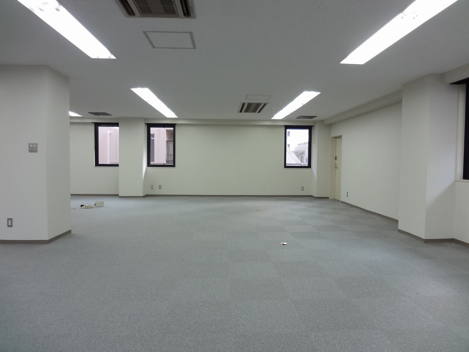 オフィス室内参考画像