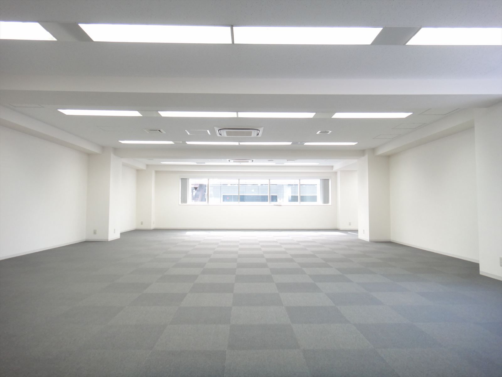 オフィス室内参考画像