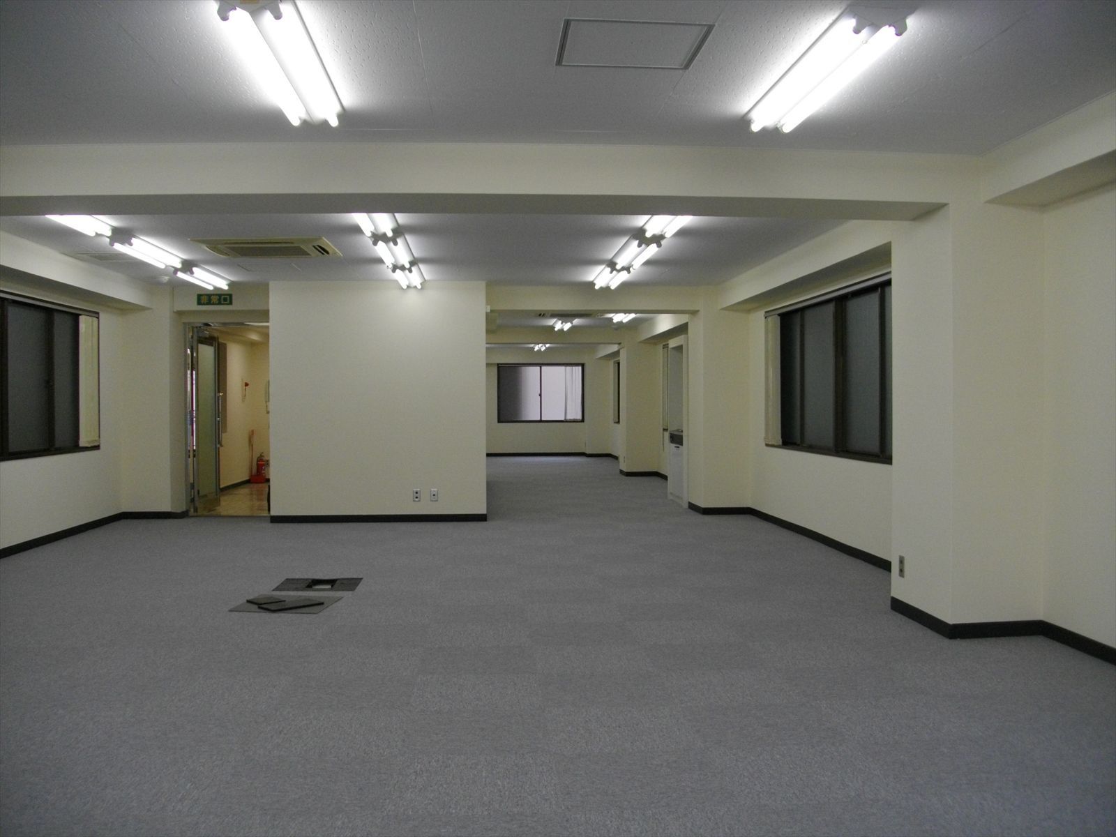 オフィス室内参考画像