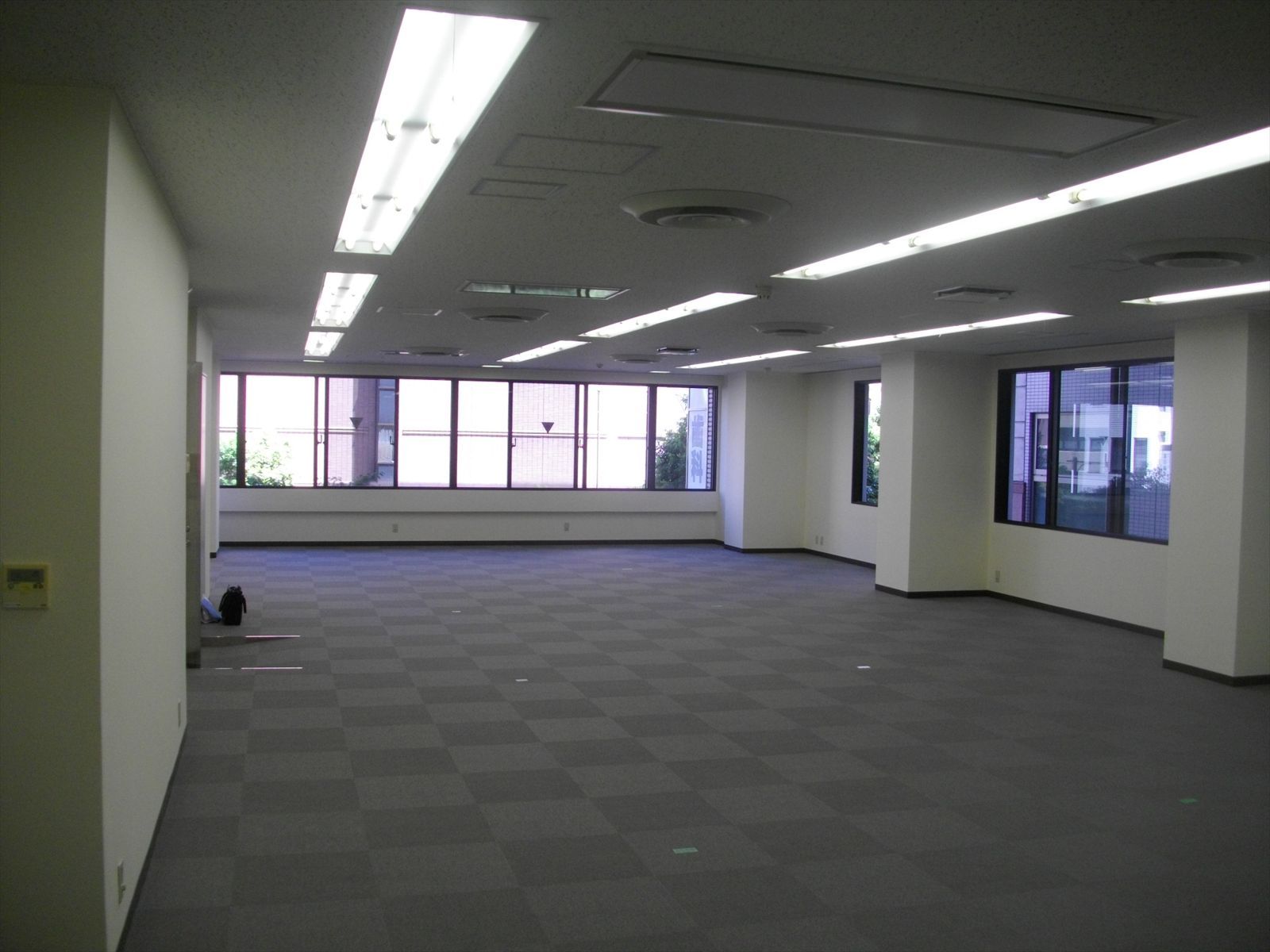オフィス室内参考画像