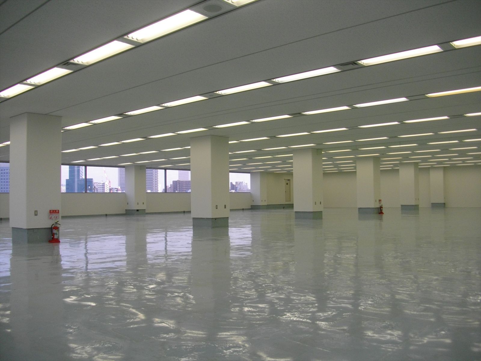 オフィス室内参考画像