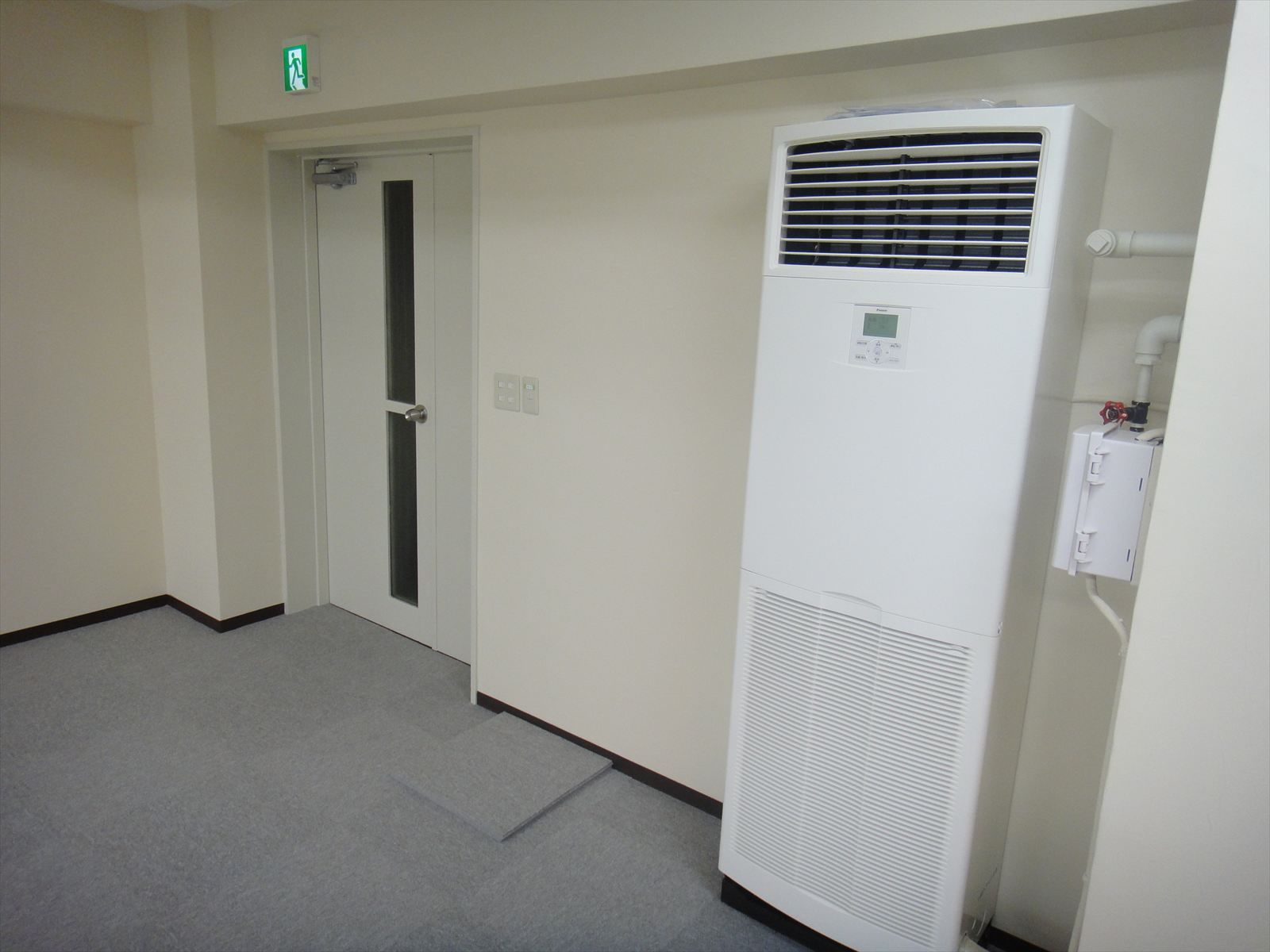 貸室出入口