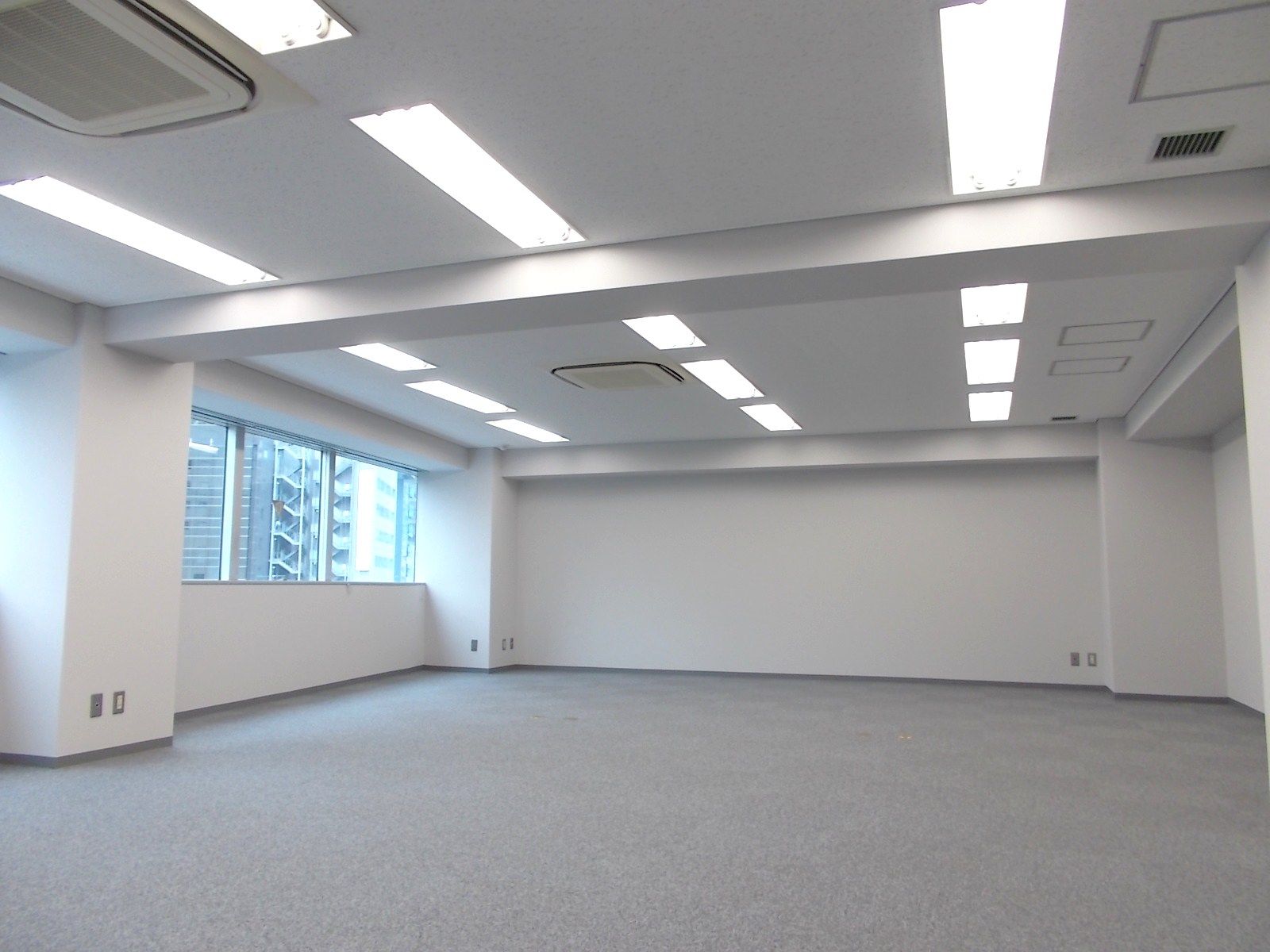 オフィス室内参考画像