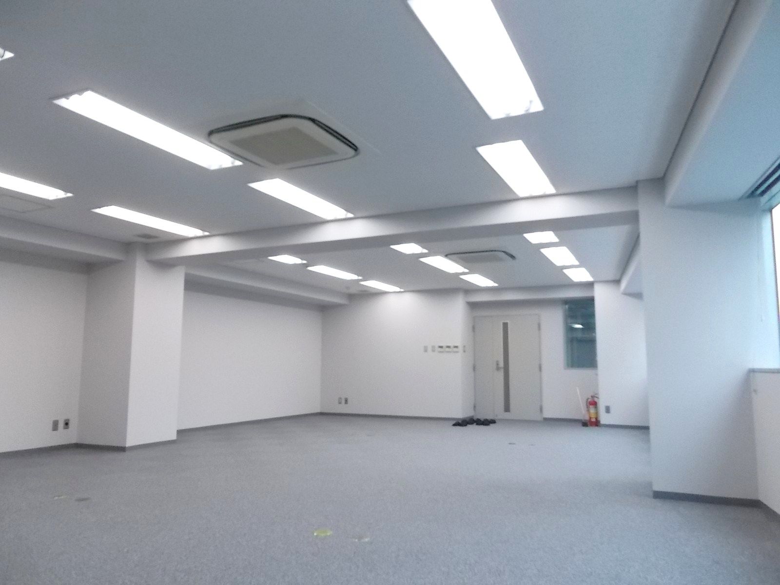 貸室奥から見た様子