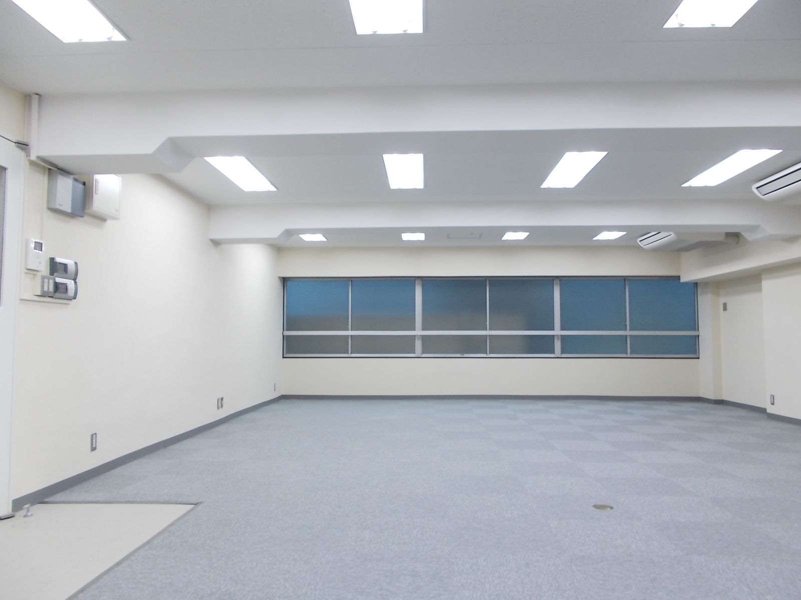 オフィス室内参考画像