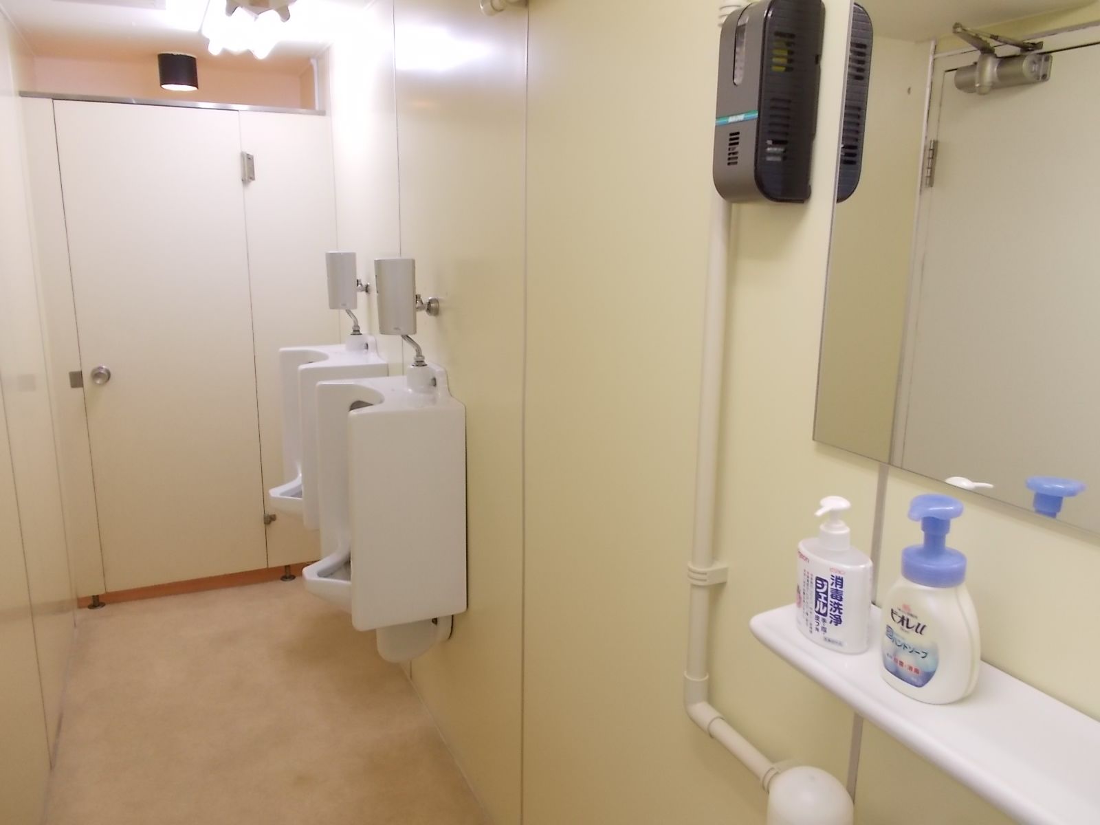男性用トイレ