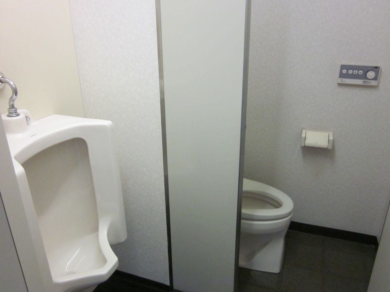 男性用トイレ