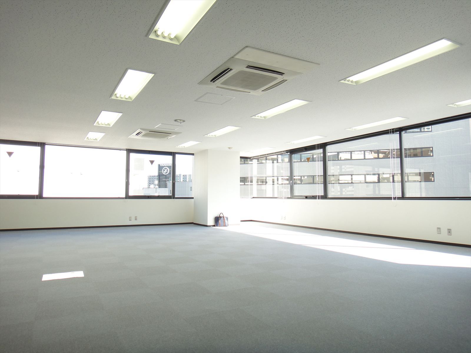 オフィス室内参考画像
