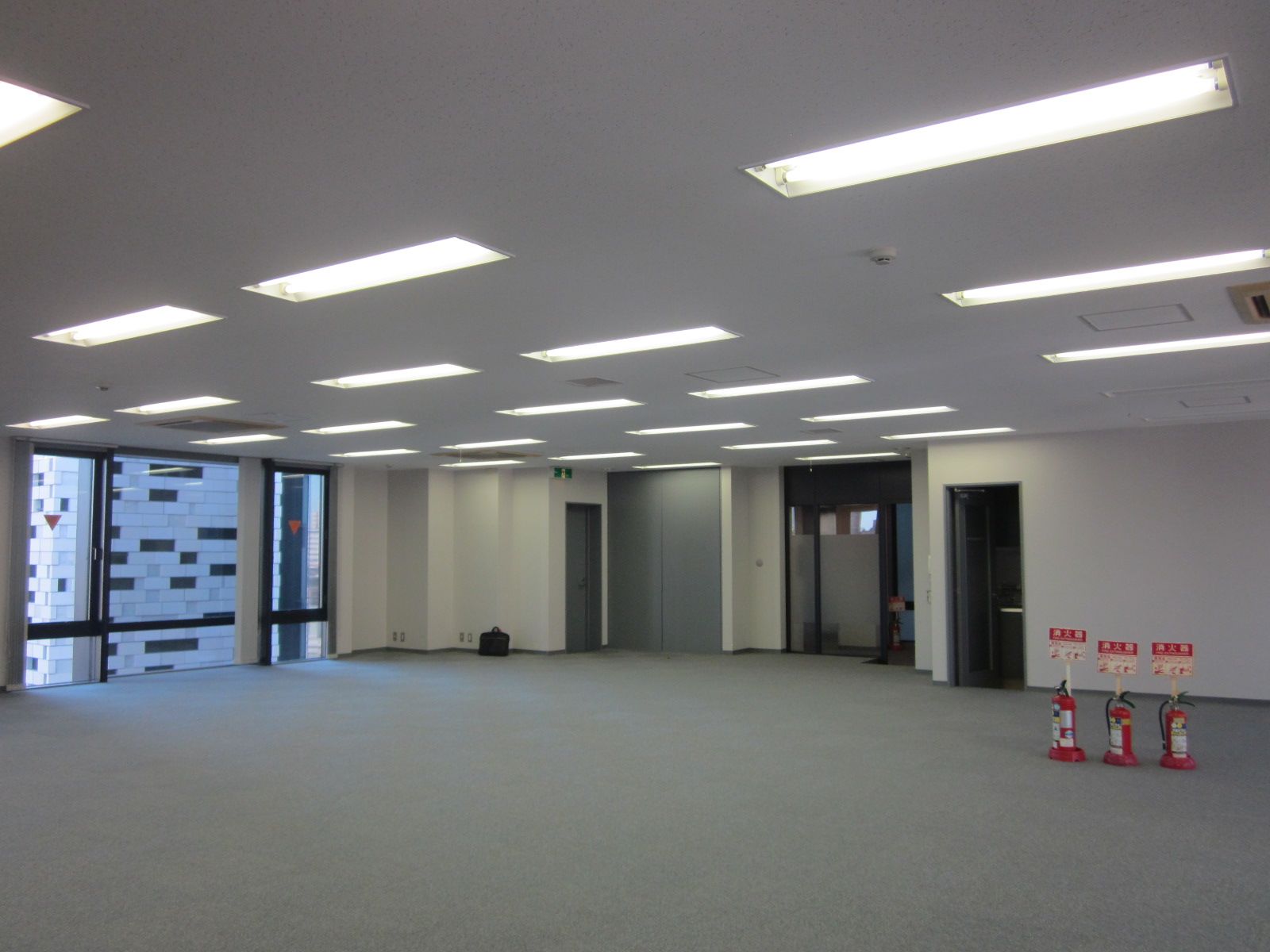 オフィス室内参考画像