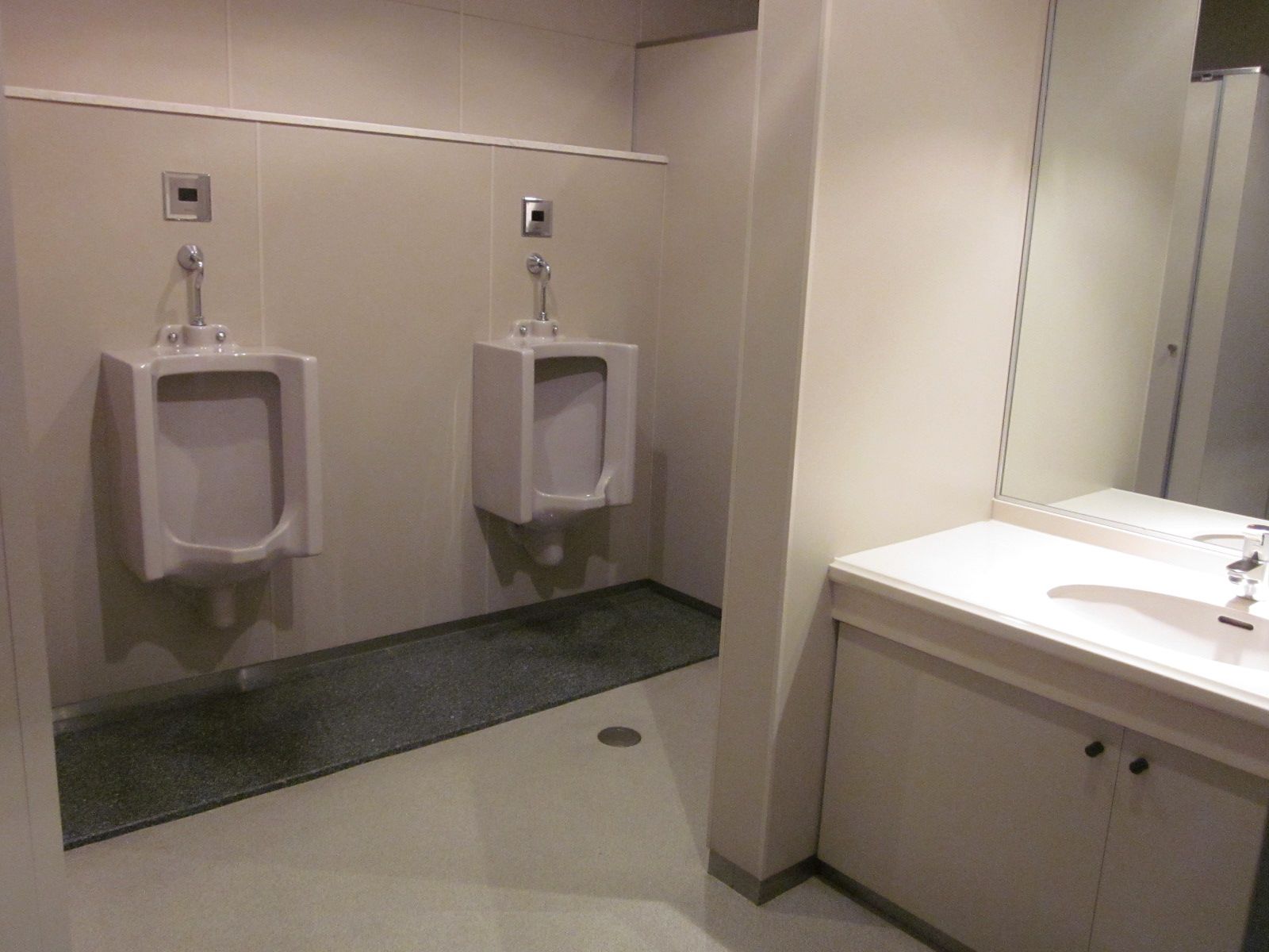 男性用トイレ