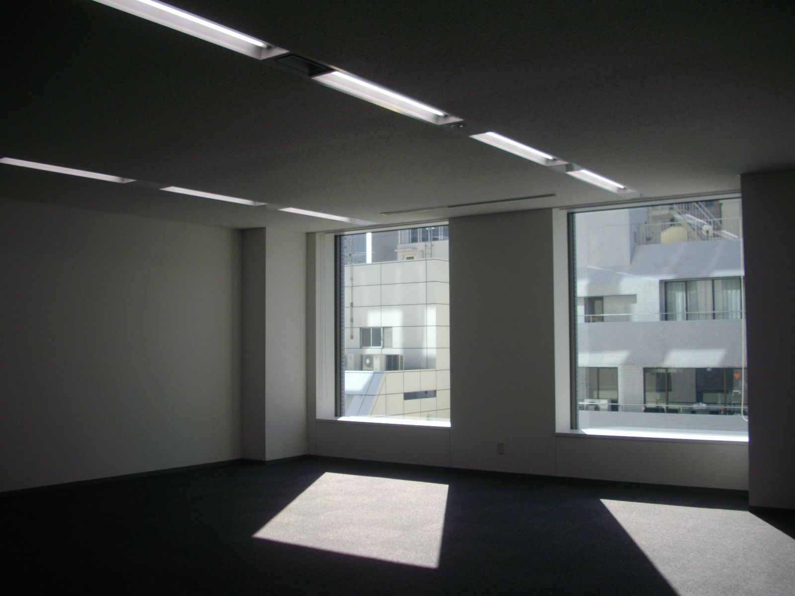 オフィス室内参考画像