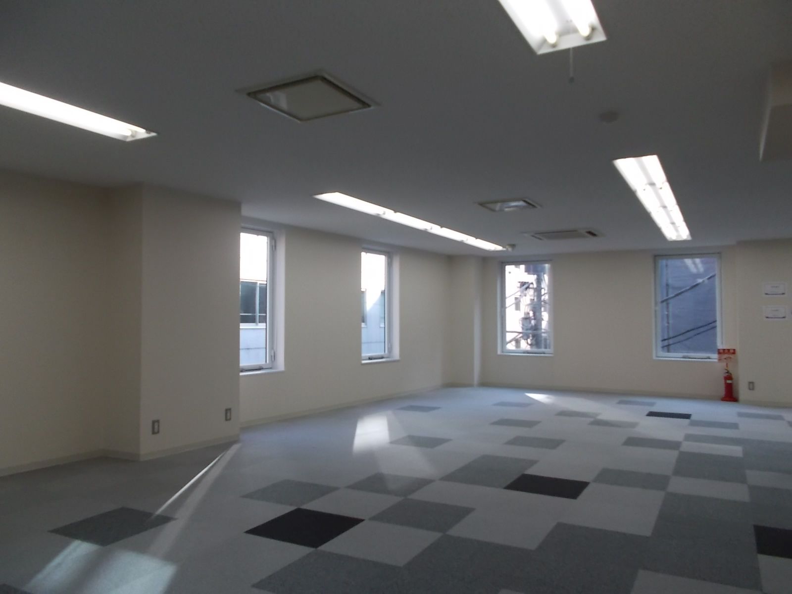 オフィス室内参考画像