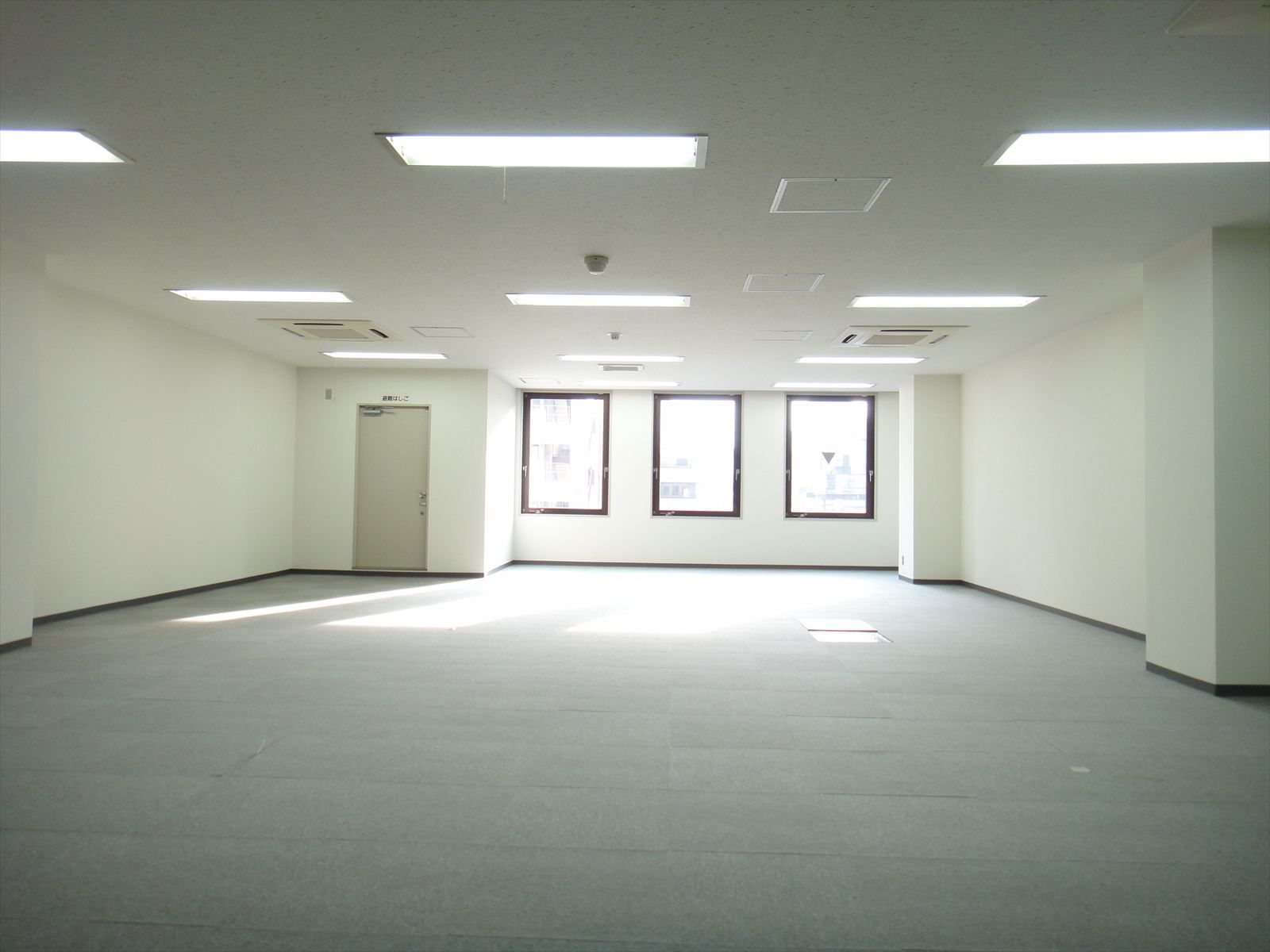 オフィス室内参考画像