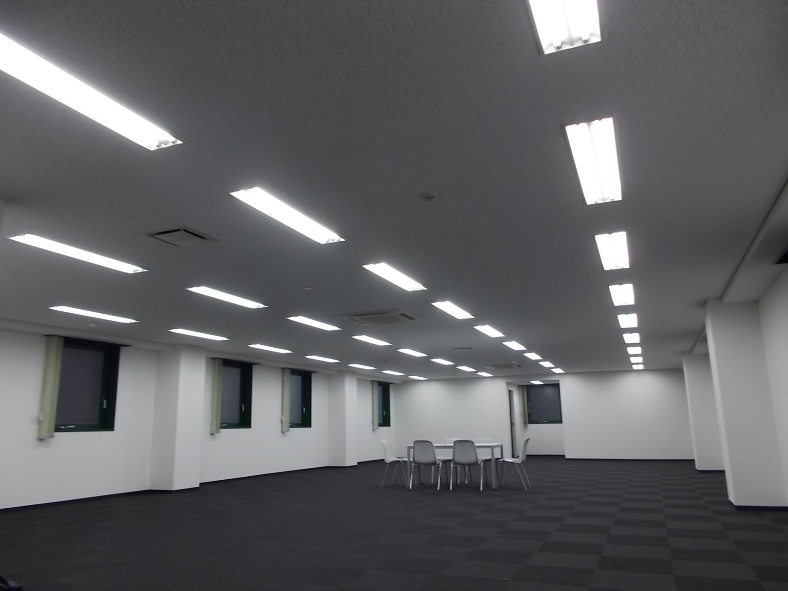 オフィス室内参考画像