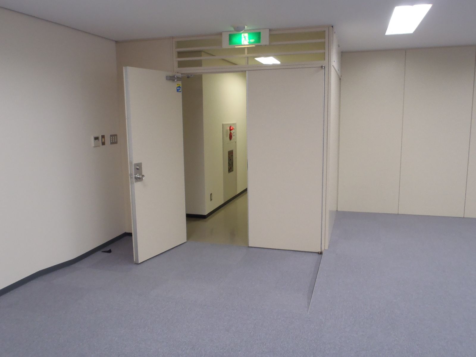 貸室出入口