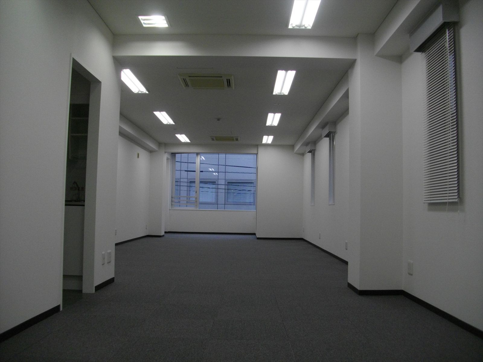 オフィス室内参考画像
