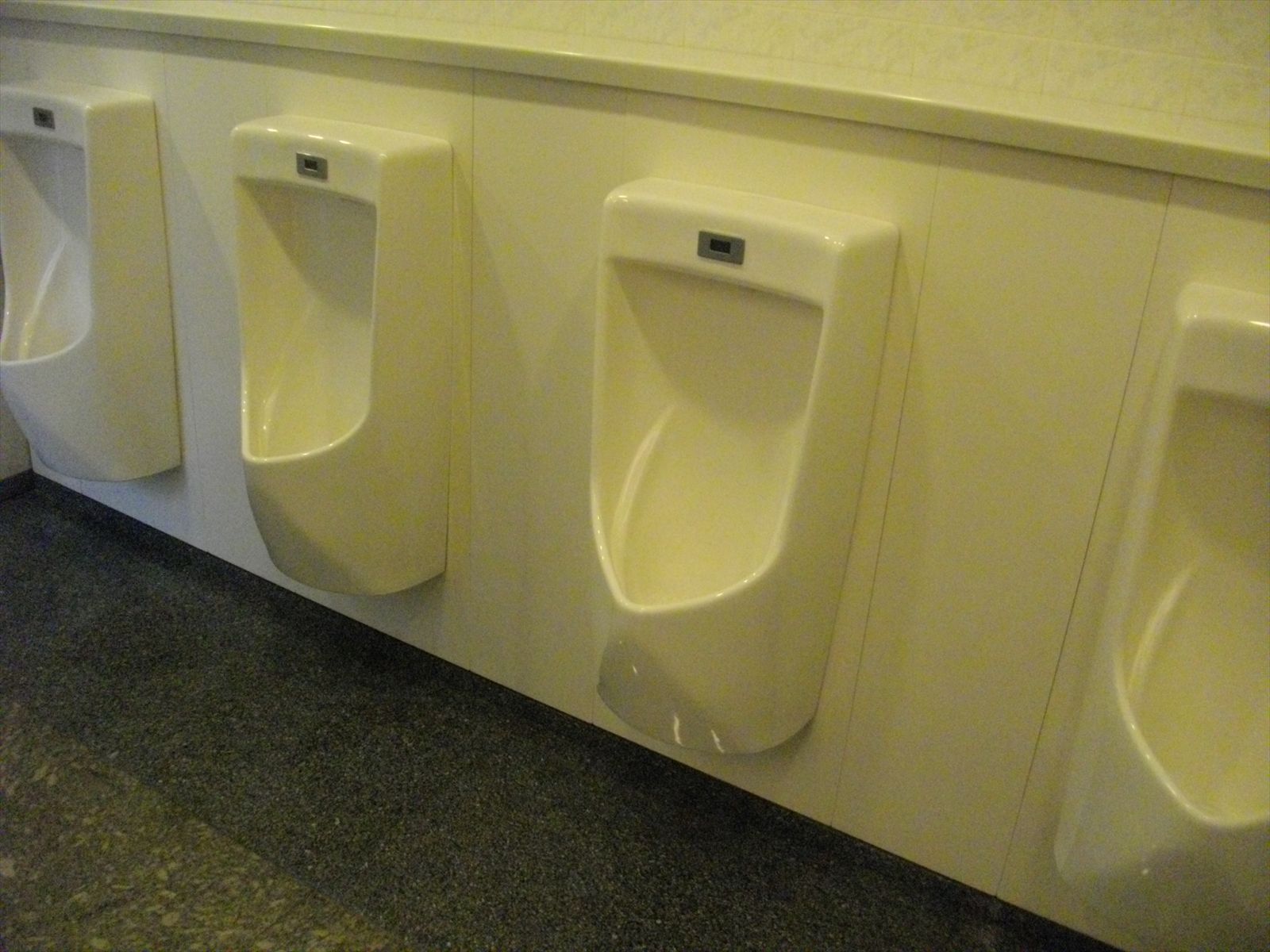 男性用トイレ