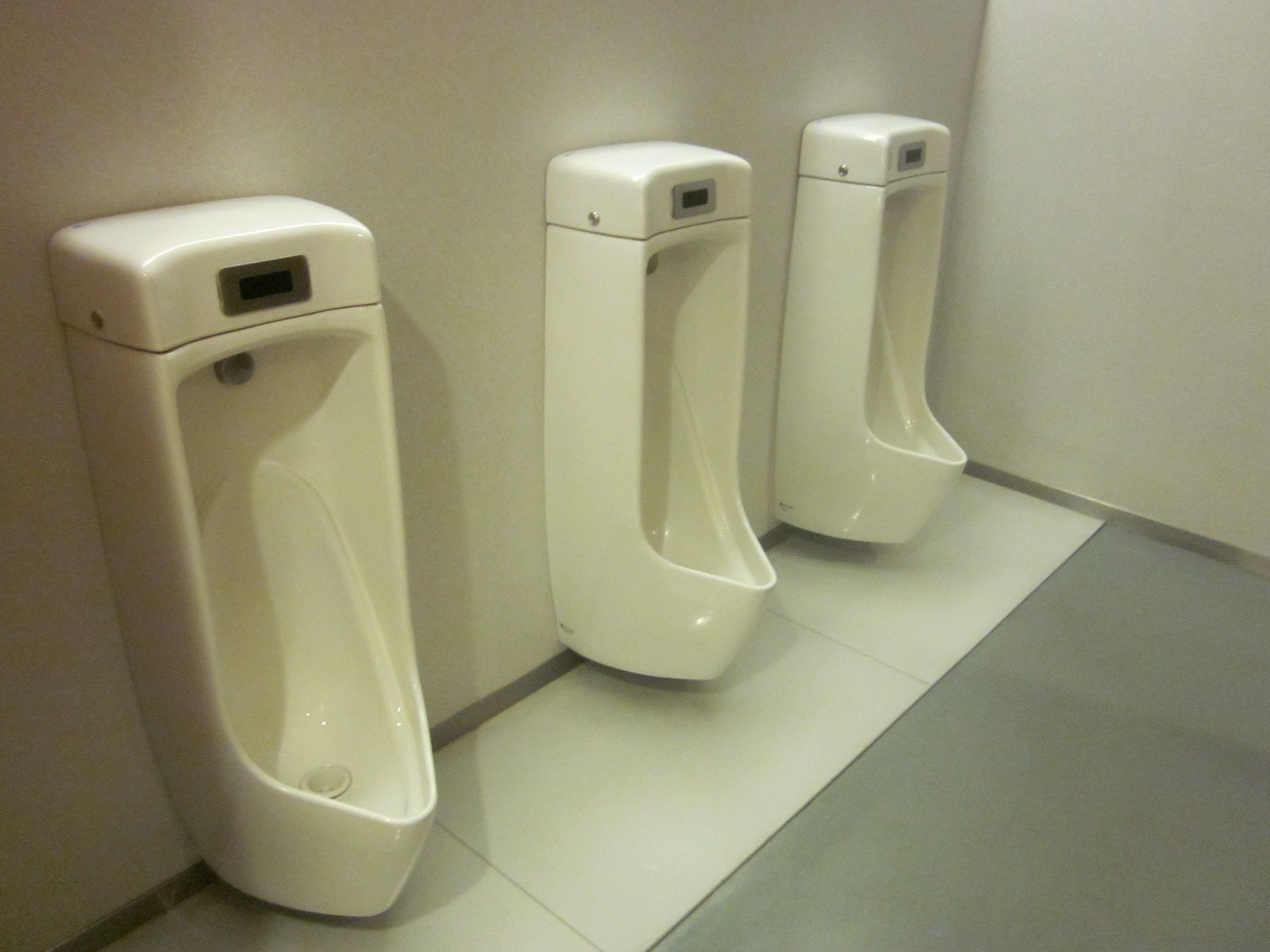 男性用トイレ