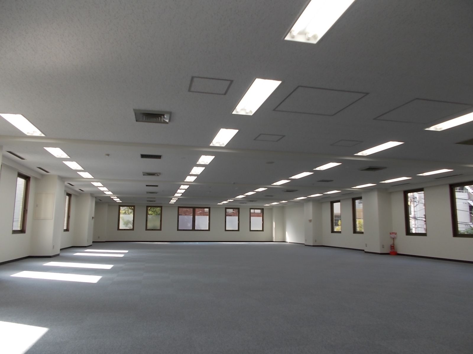 オフィス室内参考画像