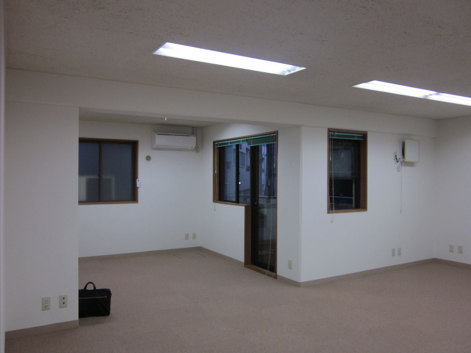 オフィス室内参考画像