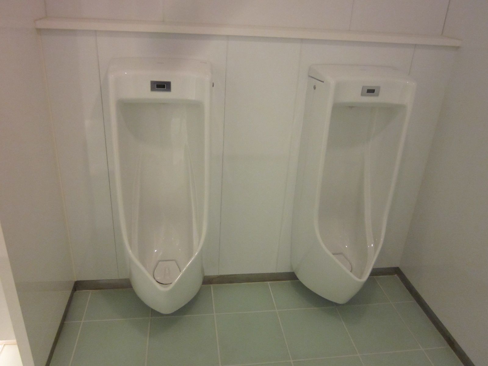 男性用トイレ