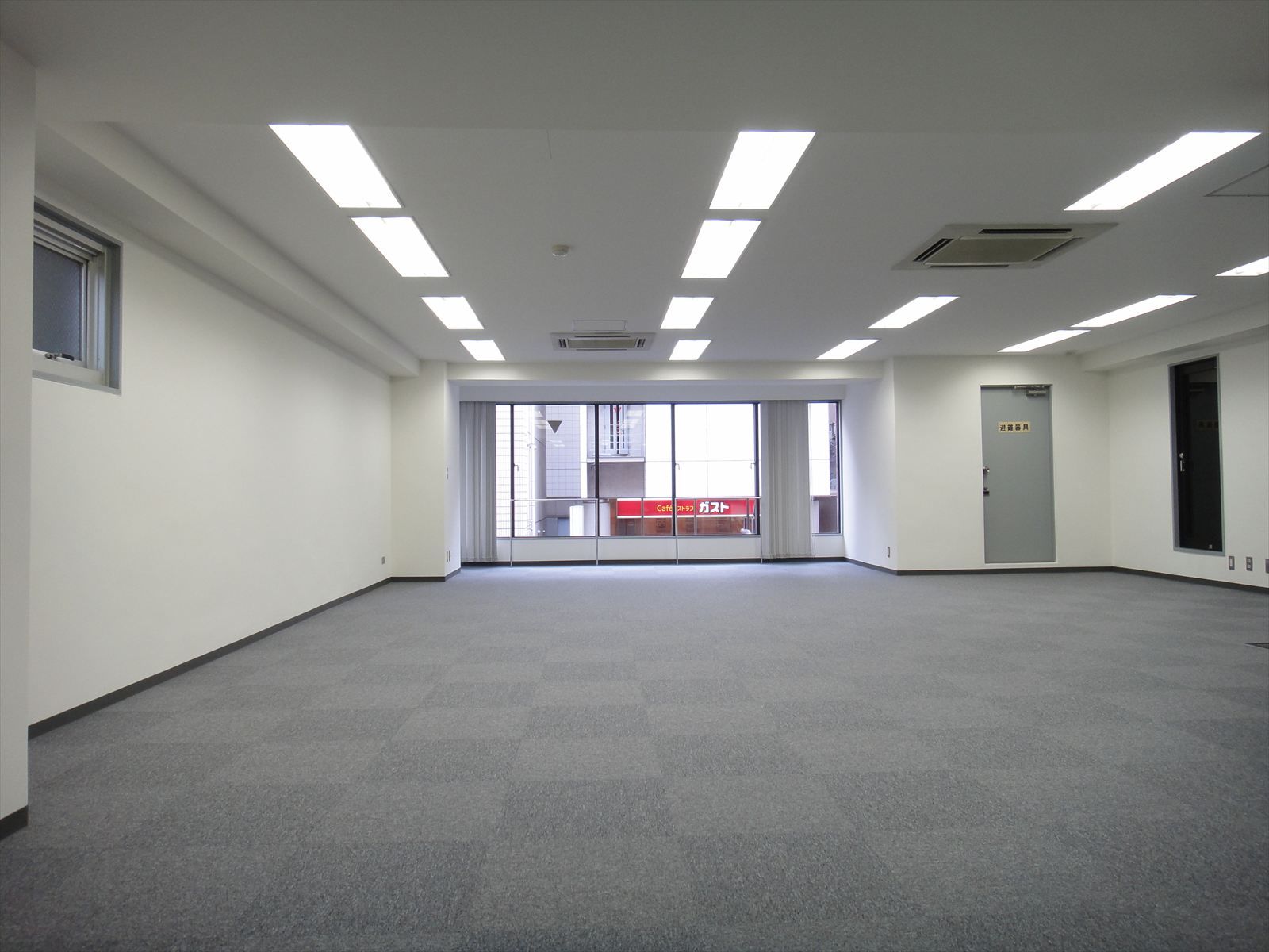 オフィス室内参考画像