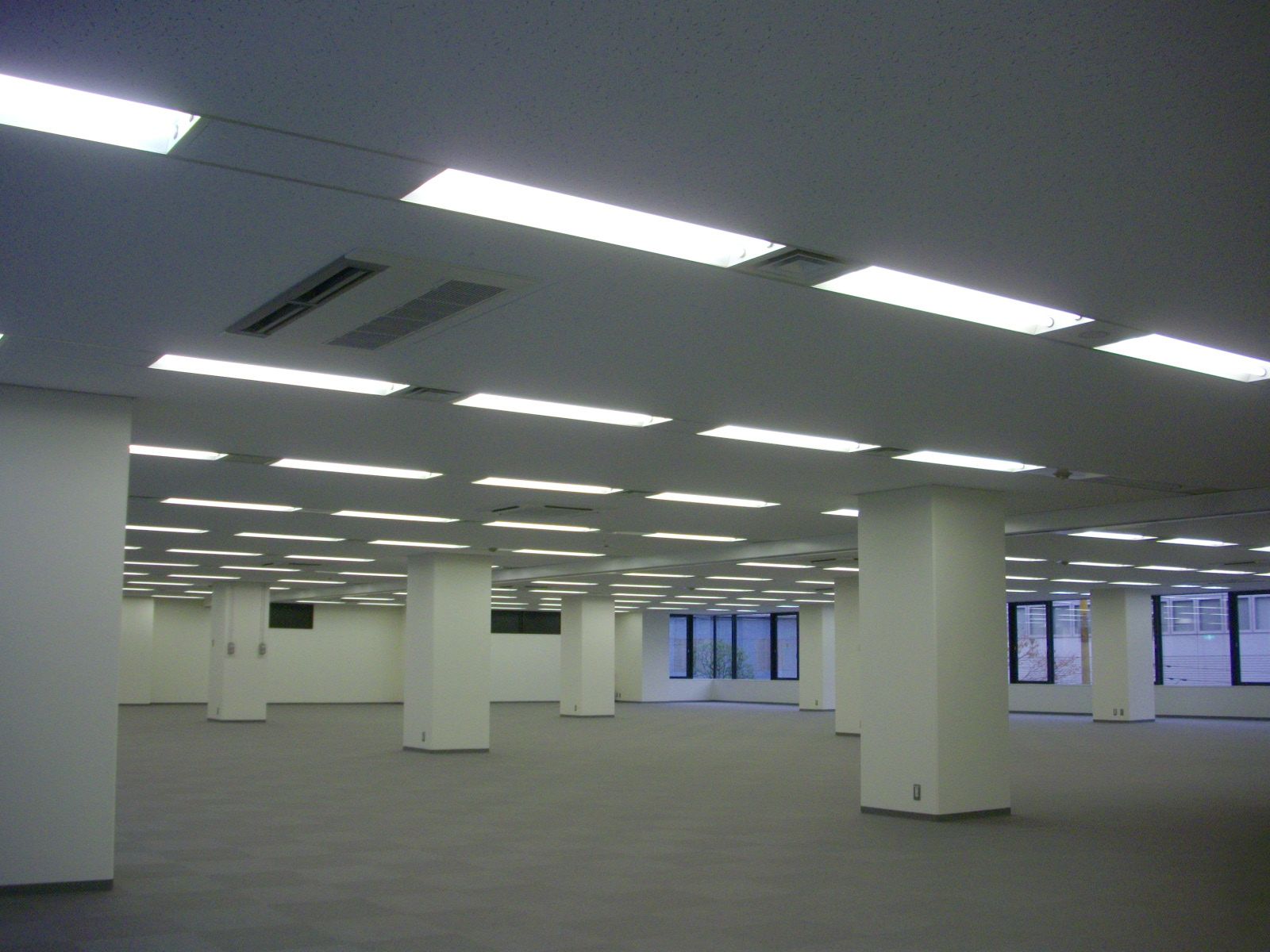 オフィス室内参考画像
