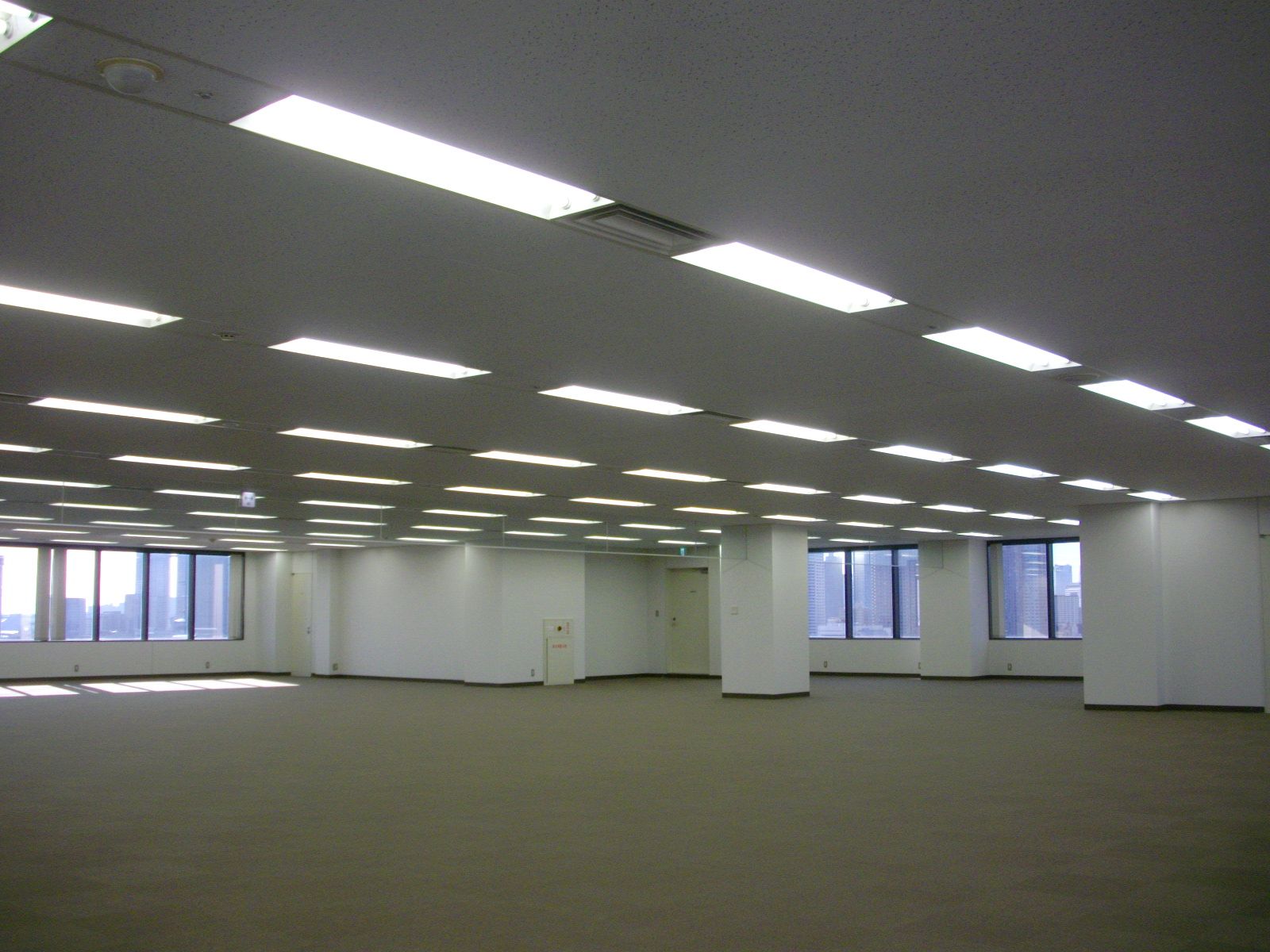 オフィス室内参考画像