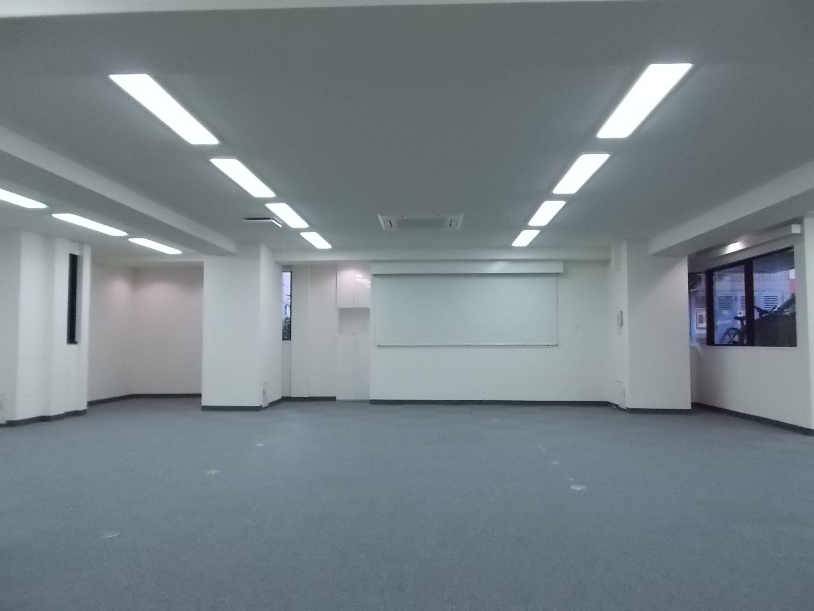 オフィス室内参考画像