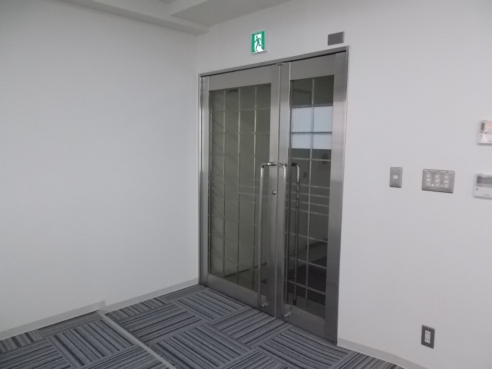 貸室出入口