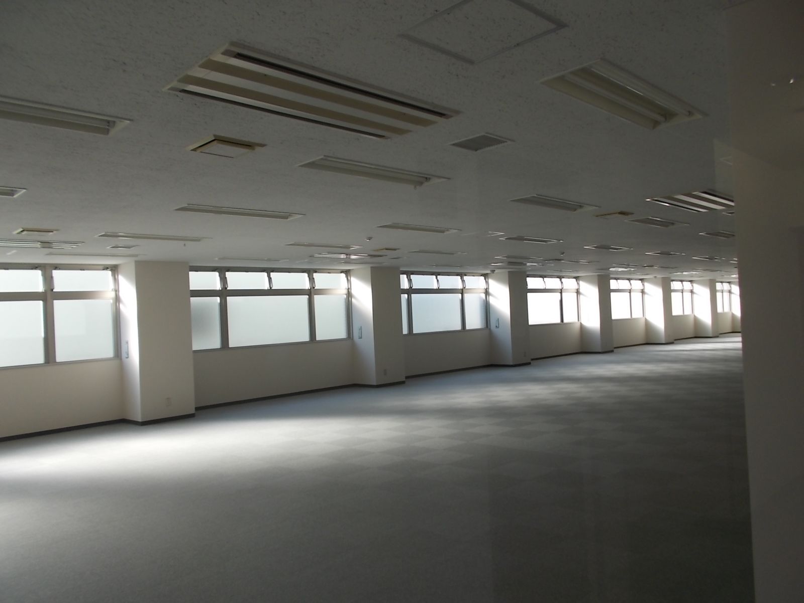 オフィス室内参考画像