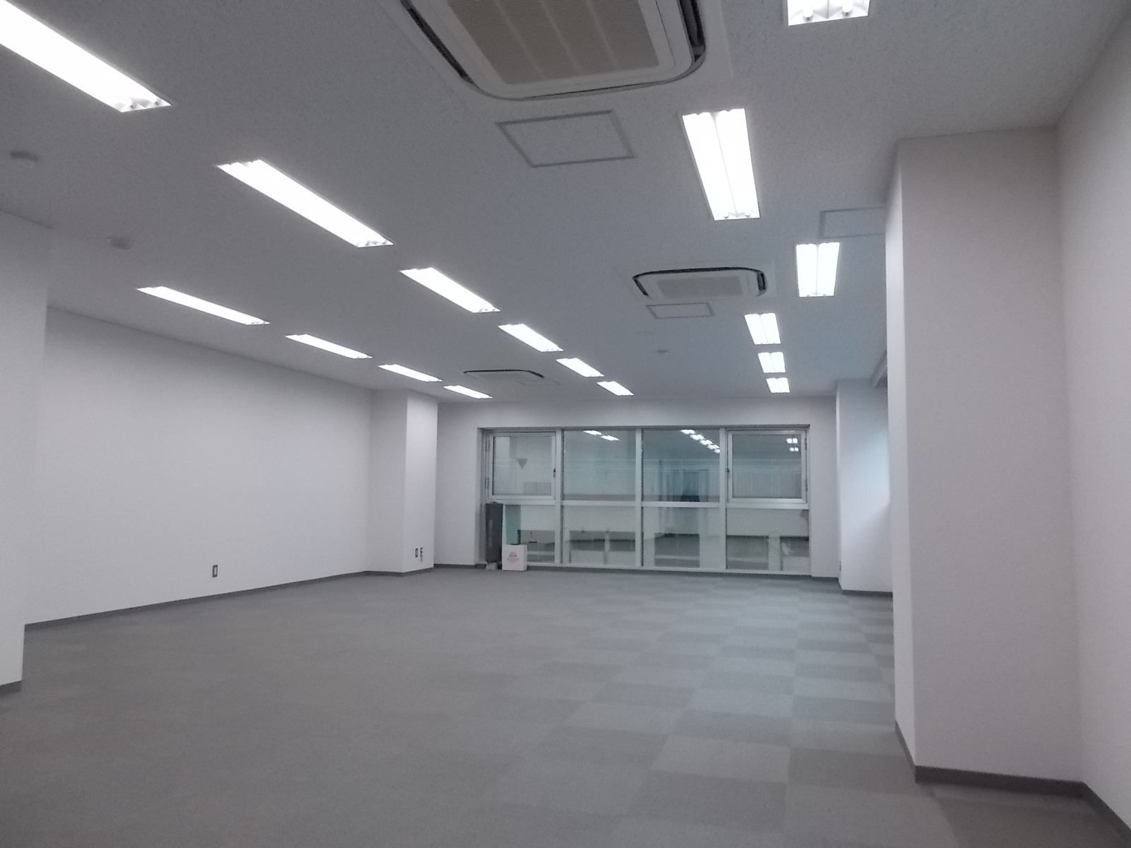 オフィス室内参考画像