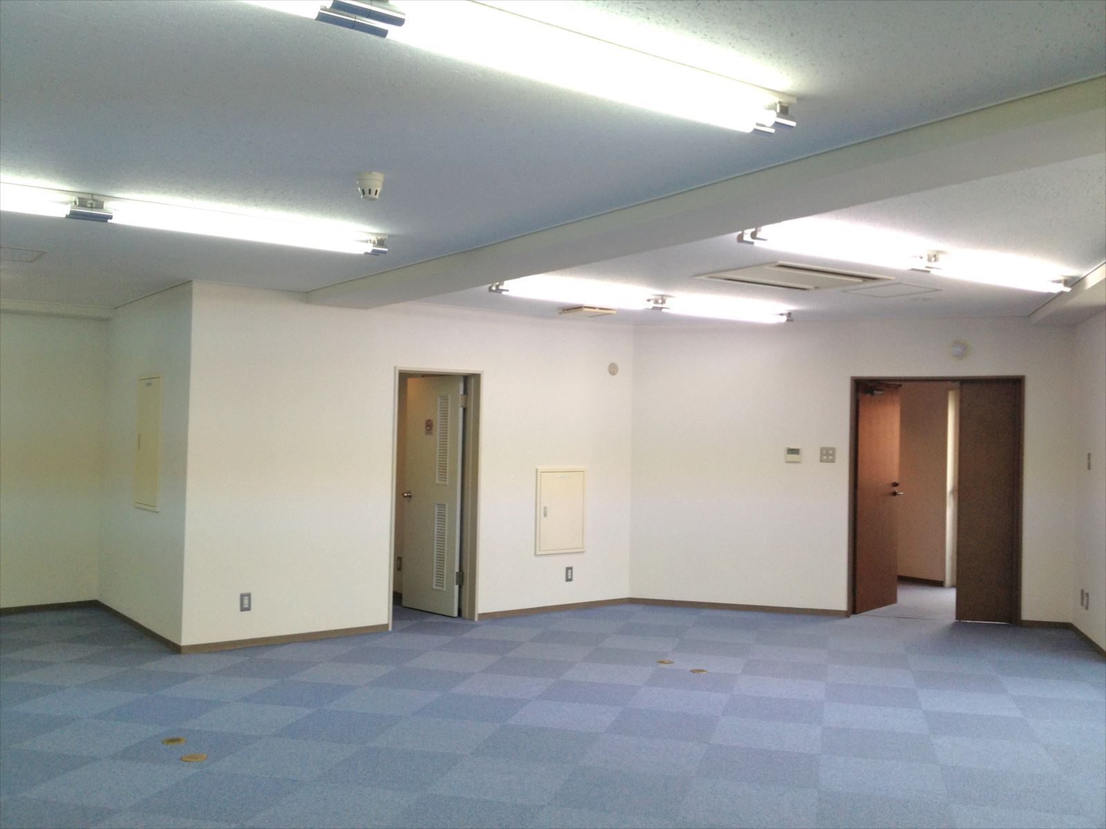 オフィス室内参考画像