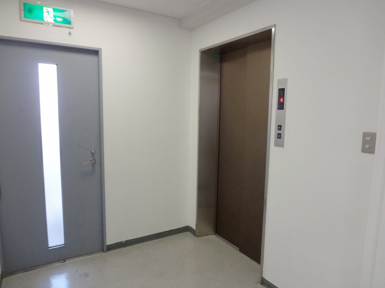 エレベーター	
